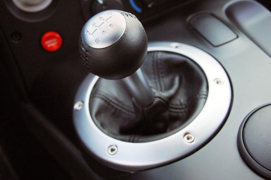 Детали интерьера Dodge Viper SRT10 ACR 2008 года  (фото 16 из 86)
